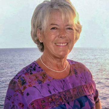 Photo of Christine EAVES